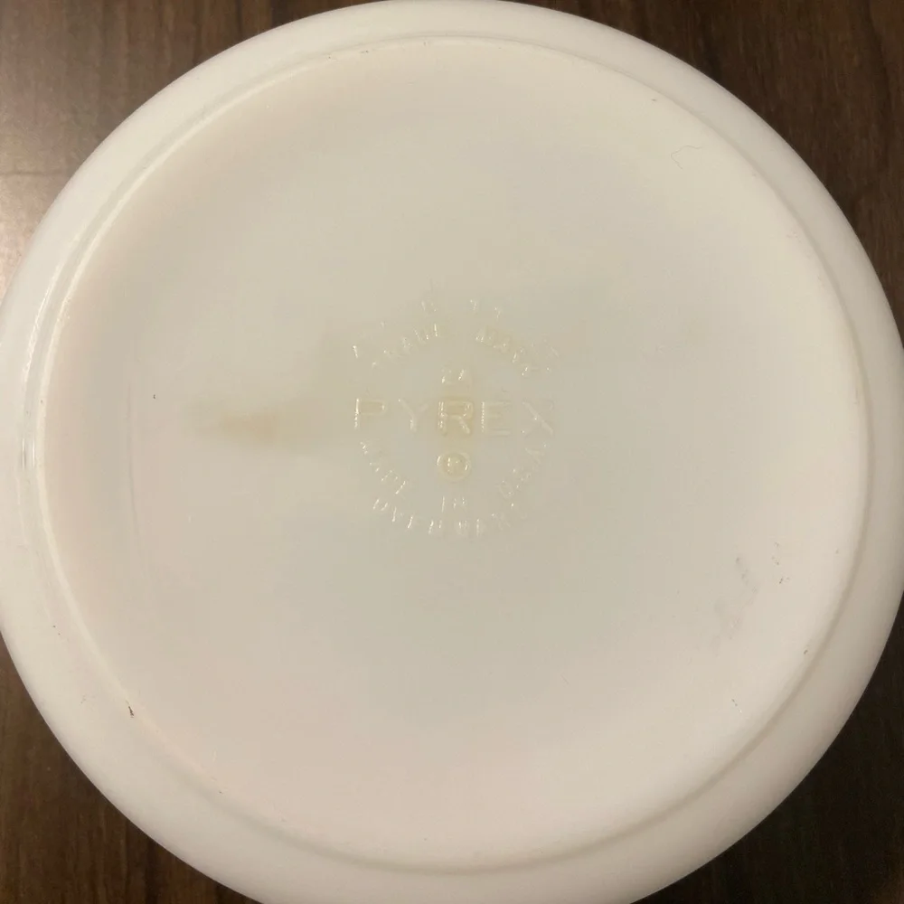 Pyrex elegant white